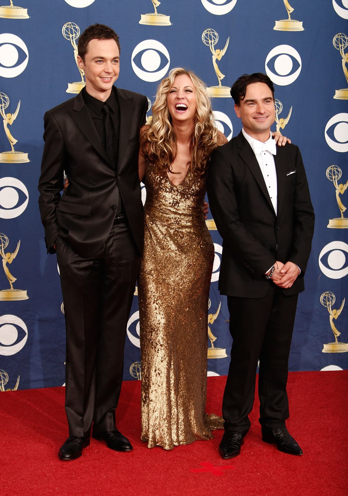 Actors Jim Parsons, Kaley Cuoco, and Johnny Galecki pose in the press room at the 61st Primetime Emmy Awards held at the Nokia Theatre on September 20, 2009 in Los Angeles, California. (Photo by Steve Granitz/WireImage)