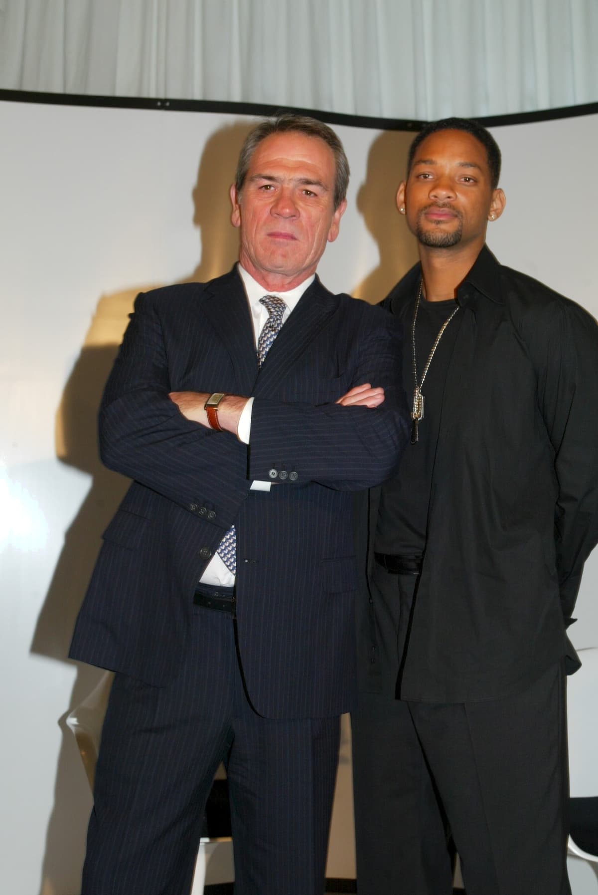 FRANCE - JULY 18:  Tommy Lee Jones and Will Smith in Paris, France on July 18, 2002.  (Photo by Alain BENAINOUS/Gamma-Rapho via Getty Images)