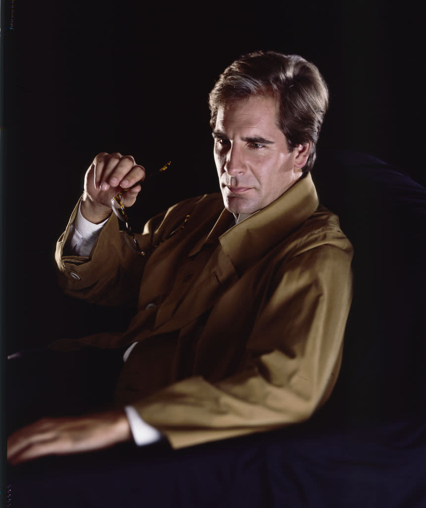 LOS ANGELES - DECEMBER 1996:  Actor Scott Bakula poses for a photo in December 1996 in Los Angeles, California.   (Photo by Aaron Rapoport/Corbis/Getty Images)