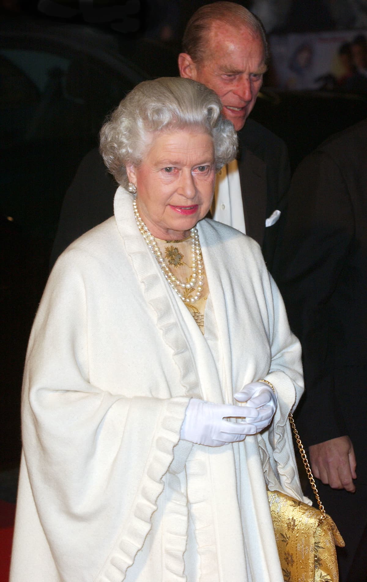 The Queen Attends The James Bond "Die Another Day" Royal World Premiere At London'S Royal Albert Hall. (Photo by Mark Cuthbert/UK Press via Getty Images)