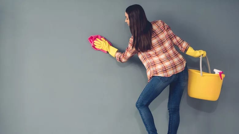 Why You Should Be Using Fabric Softener To Clean Your Walls