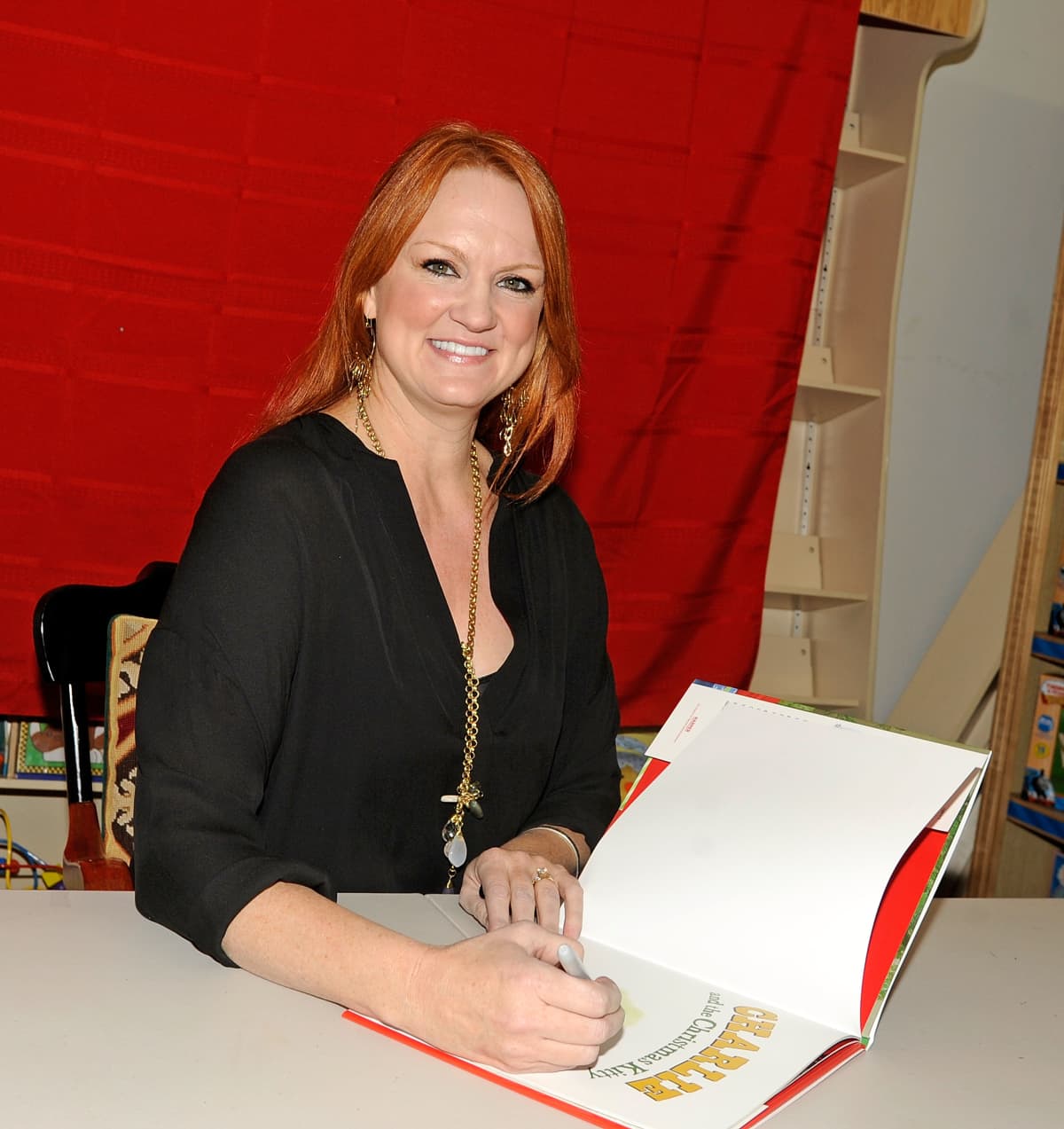 RIDGEWOOD, NJ - NOVEMBER 17:  Ree Drummond promotes the books "Charlie and The Christmas Kitty" and "The Pioneer Woman Cooks" at Bookends Bookstore on November 17, 2012 in Ridgewood, New Jersey.  (Photo by Bobby Bank/Getty Images)