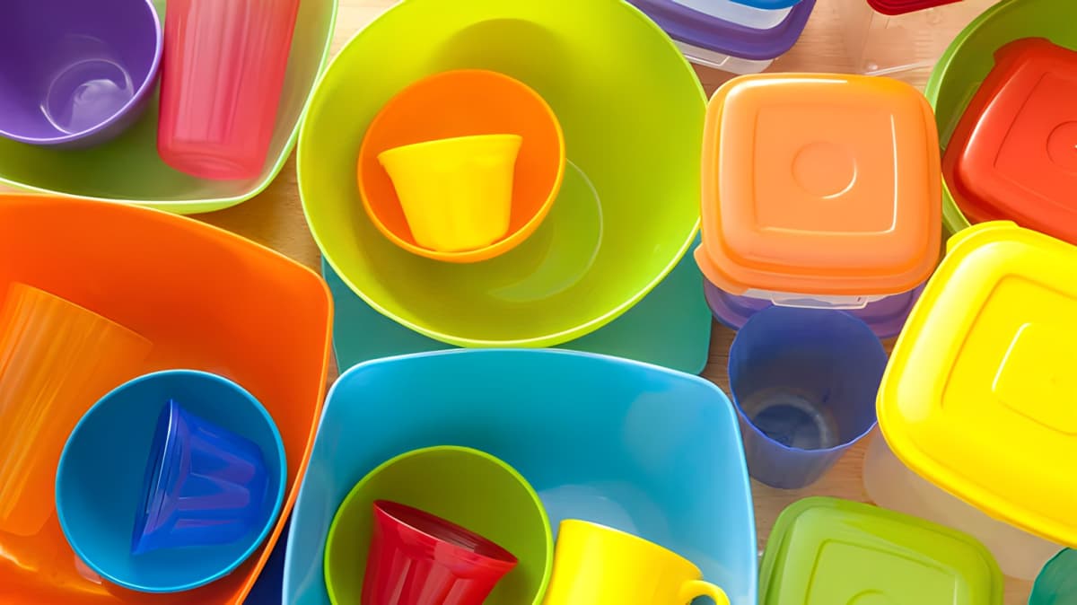 Multicolored plastic containers