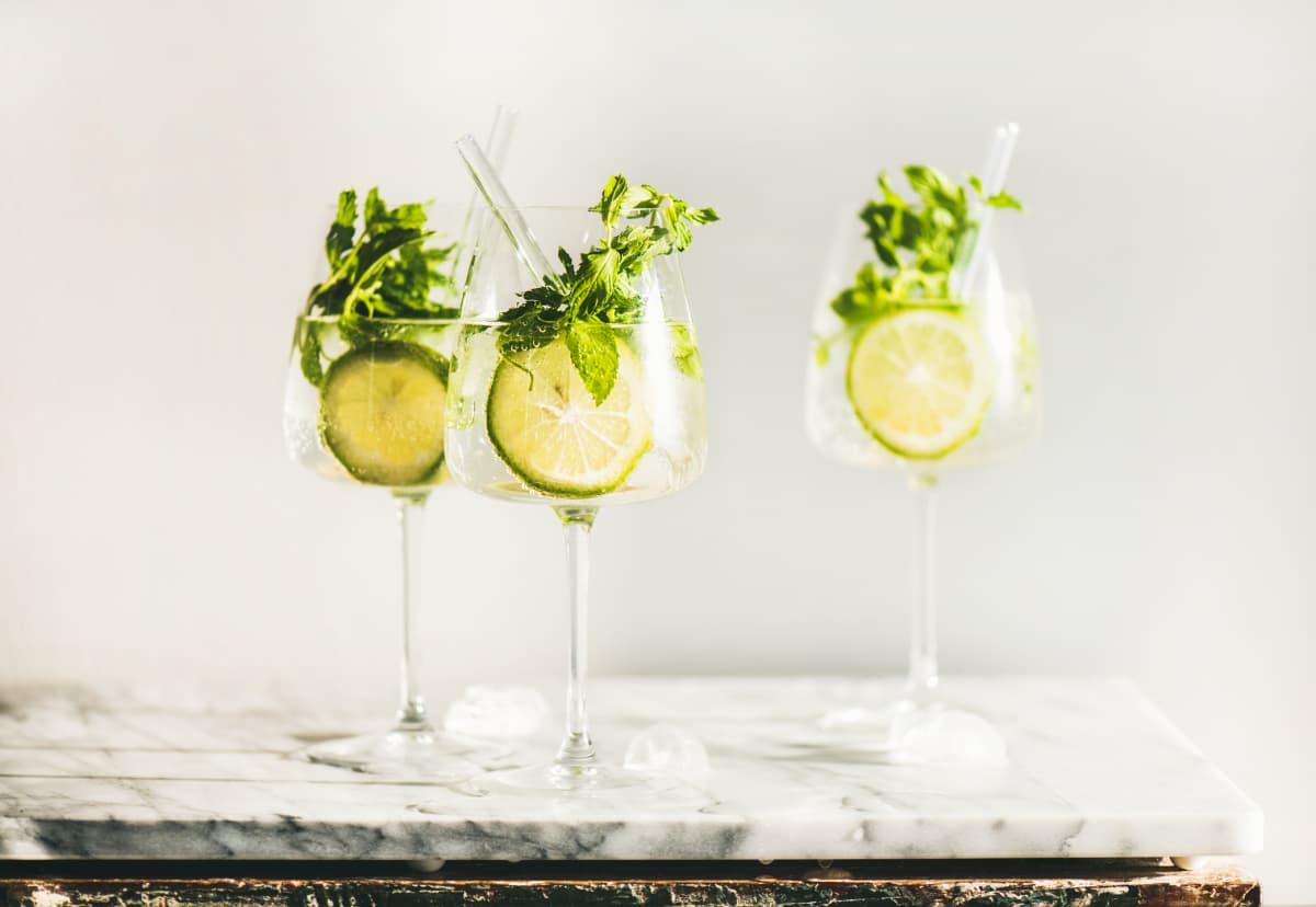Wine cocktails with lime and mint