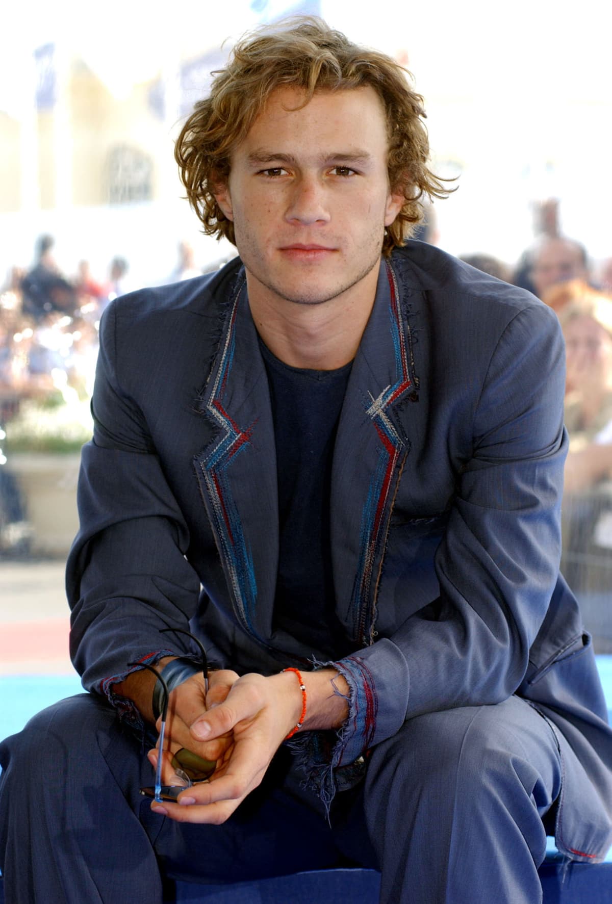 APRIL 2001 - RISING STAR FROM WESTERN AUSTRALIA, HEATH LEDGER, 21 YEARS OLD WAS IN SYDNEY FOR  PRESS CONFERENCE PROMOTING HIS LATEST MOVIE "A KNIGHT'S  TALE" AT  THE HYDE PARK BARRACKS, QUEENS SQUARE, SYDNEY, AUSTRALIA.