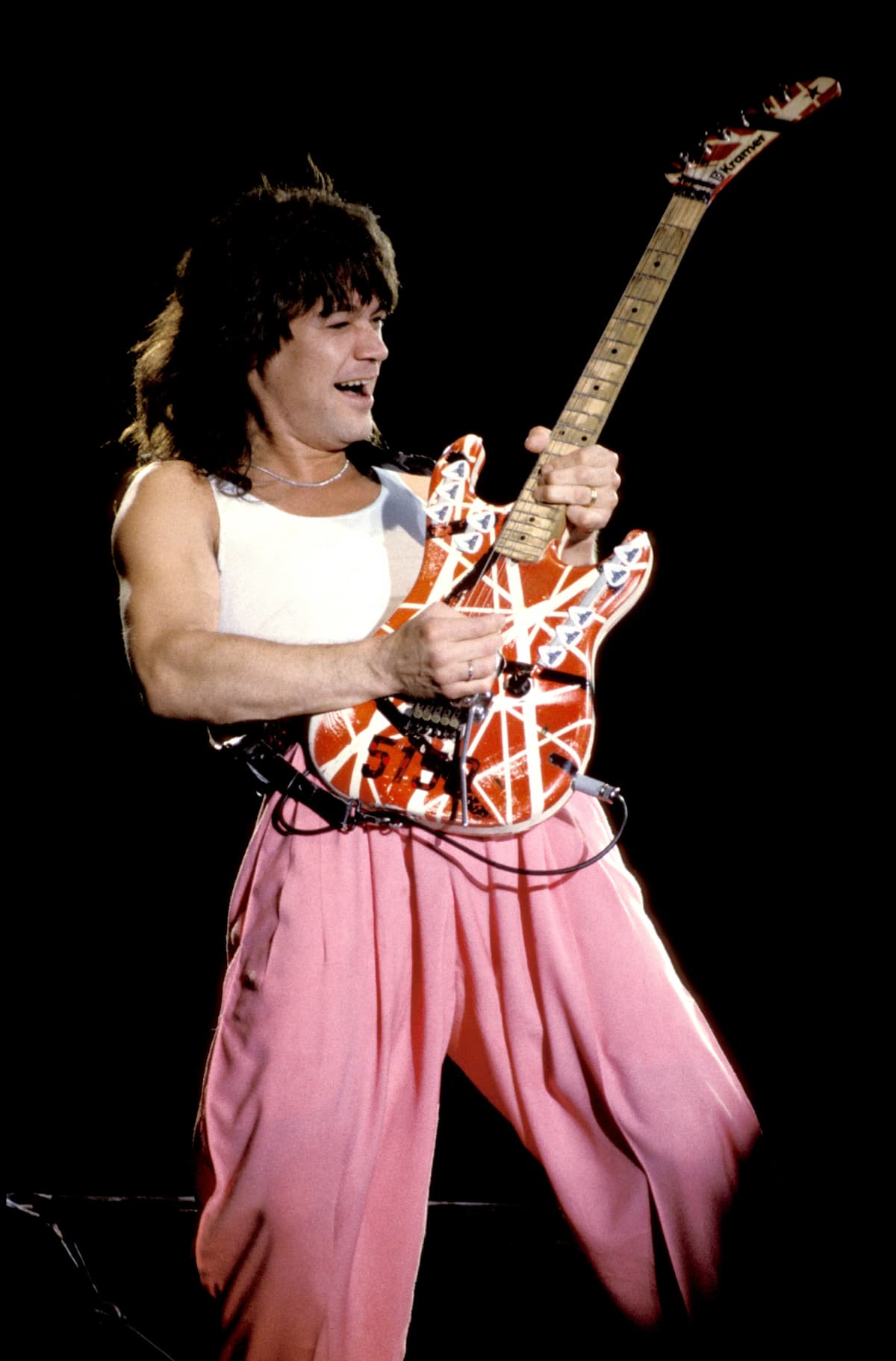 UNITED KINGDOM - OCTOBER 22:  RAINBOW THEATRE  Photo of VAN HALEN and Eddie VAN HALEN, Eddie Van Halen performing live onstage  (Photo by Fin Costello/Redferns)