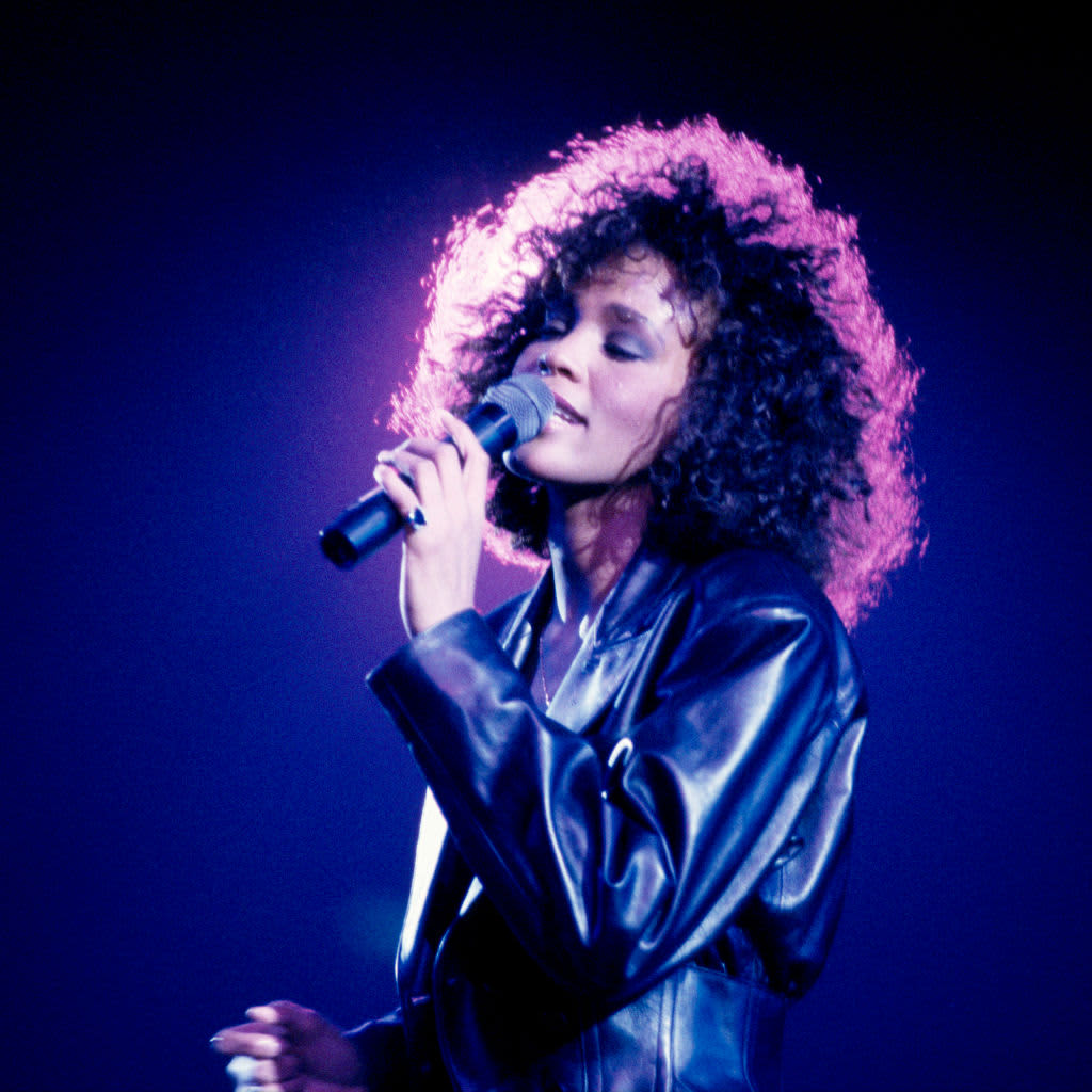 Whitney Houston performs on stage at Wembley Arena, London, on 15th May 1988. (Photo by Graham Wiltshire/Getty Images)
