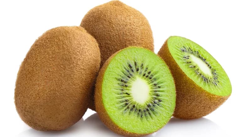 Can It Be Dangerous To Eat Kiwi Skin?