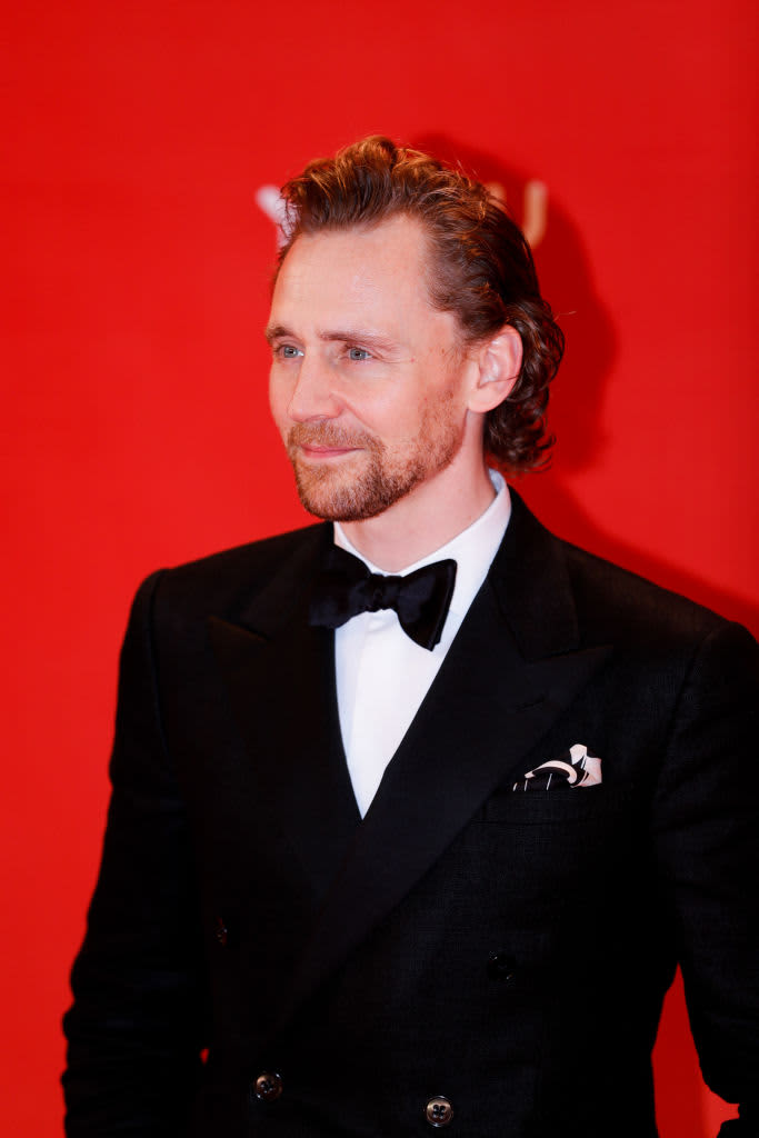 LONDON, ENGLAND - MARCH 13: Tom Hiddleston attends the EE British Academy Film Awards 2022 at Royal Albert Hall on March 13, 2022 in London, England. (Photo by Stephane Cardinale - Corbis/Corbis via Getty Images)