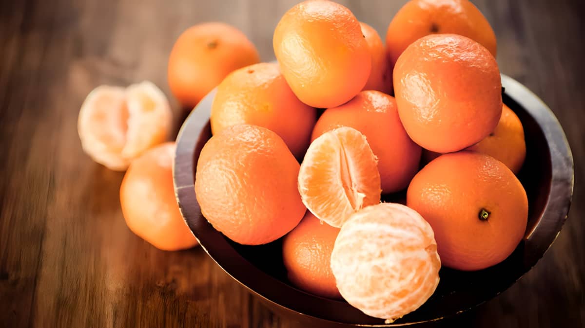 Bowl full of clementines