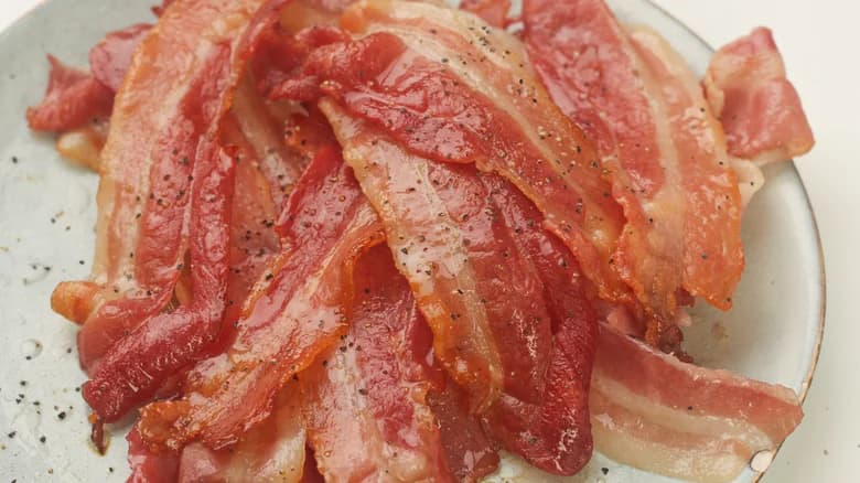 The Bowl Trick For Shatteringly Crisp Bacon In The Microwave