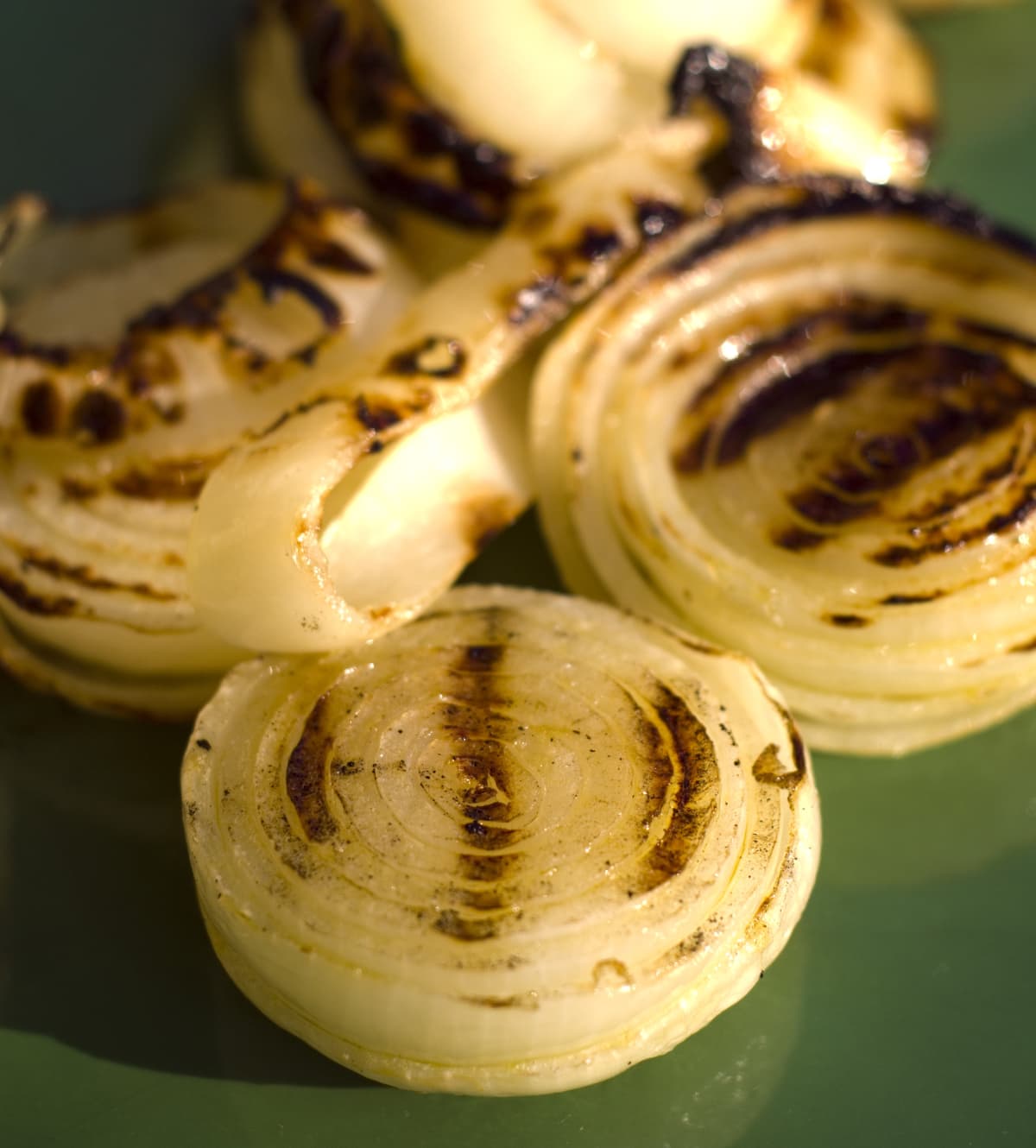 Grilled white onions