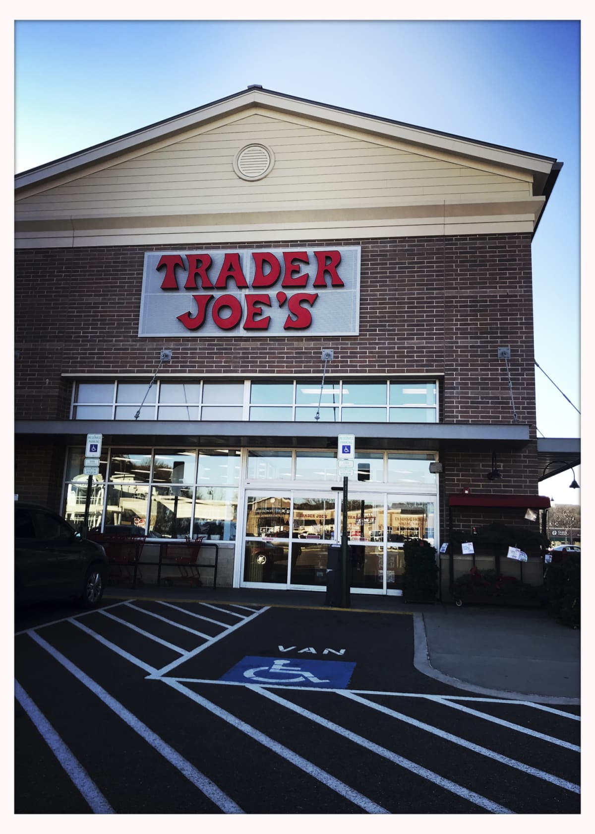 The outside of a Trader Joe's store