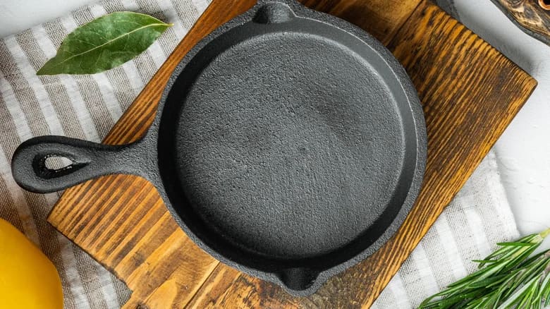 https://transform-cf1.nws.ai/https%3A//cdn.thenewsroom.io/platform/story_media/1288820809/why-cast-iron-is-the-best-pan-for-your-dosa-1694532219.webp/w_1200,c_limit/