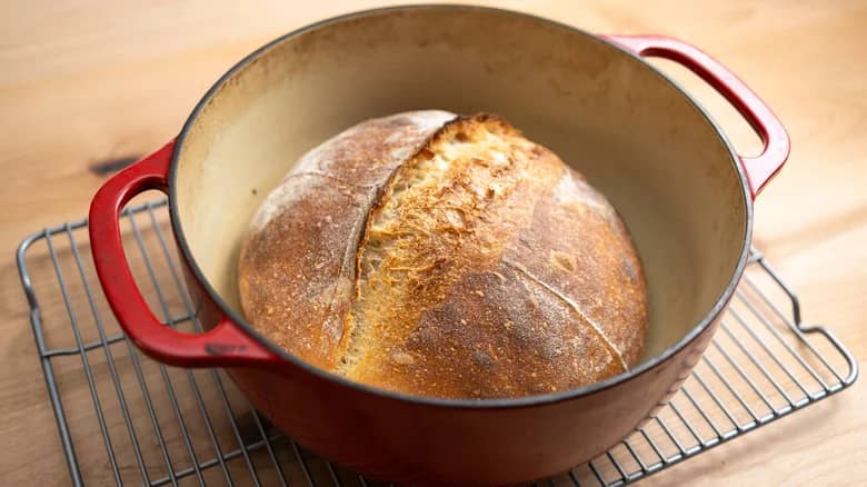 Are there any downsides to a glass-lidded Dutch oven for bread