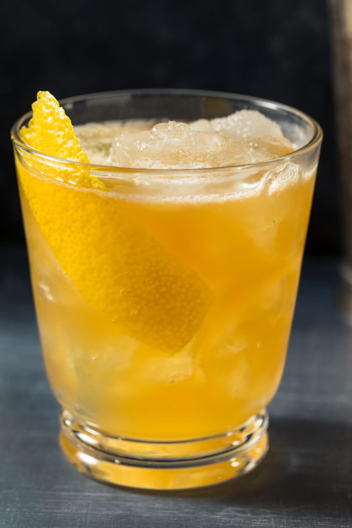 Boozy Refreshing Bourbon Gold Rush Cocktail with Lemon