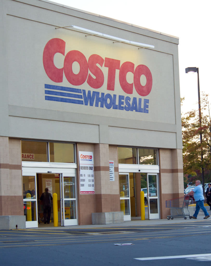 RICHMOND, CA - JULY 13:  A customers leave a Costco warehouse store July 13, 2007 in Richmond, California. Costco Wholesale Corporation reported a six percent jump for June same store sales fueled by a spike in sales of televisions, jewelry, computers and groceries. (Photo by Justin Sullivan/Getty Images)