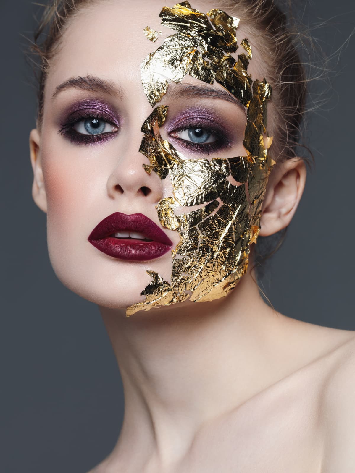 Skin care treatment with golden foil