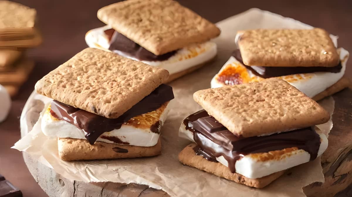 two classic s'mores