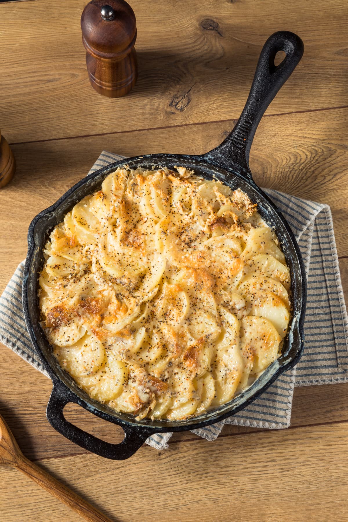 Homemade Cheesy Potatoes Gratin in a Pan