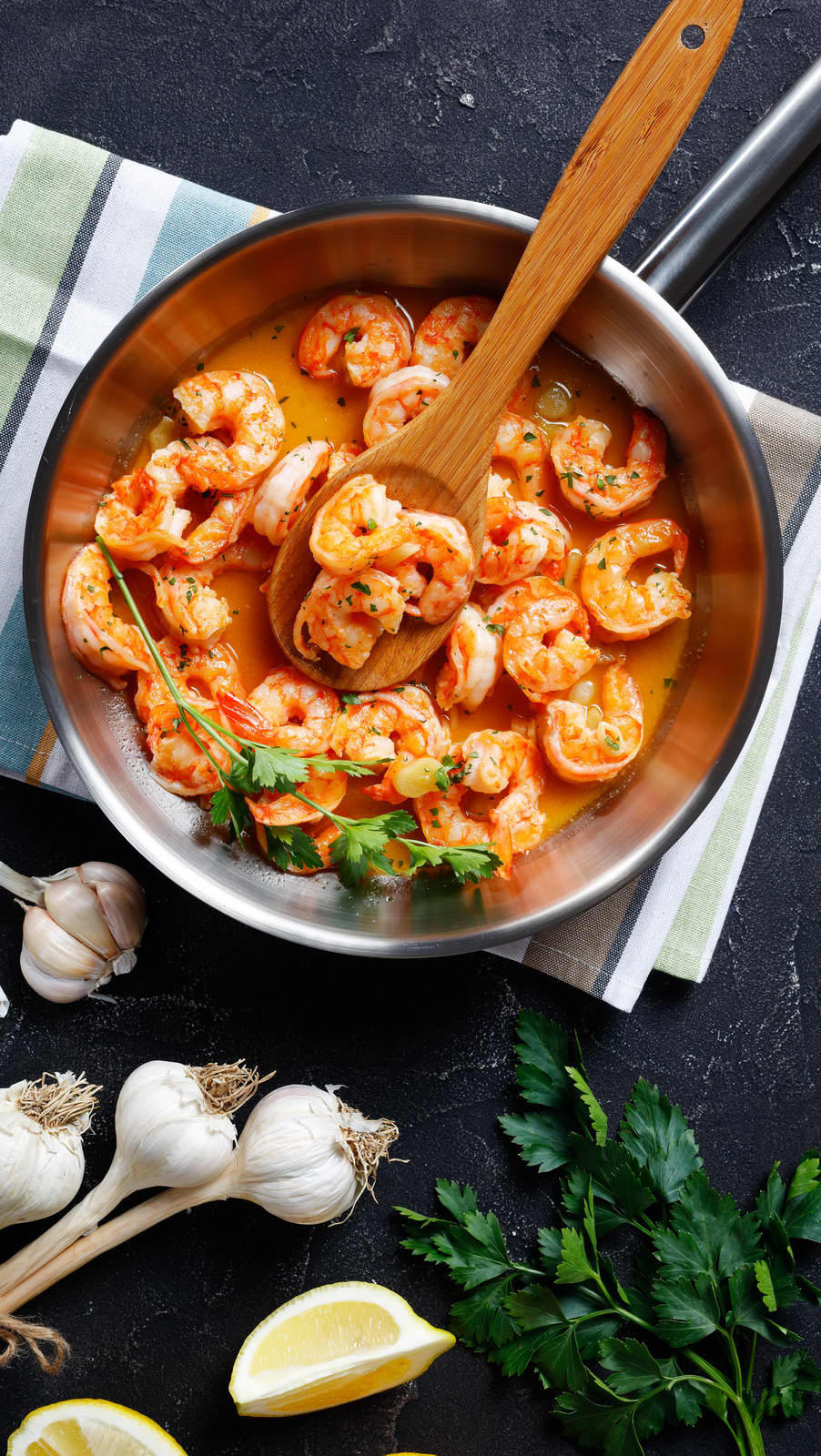 Shrimp scampi in a pan