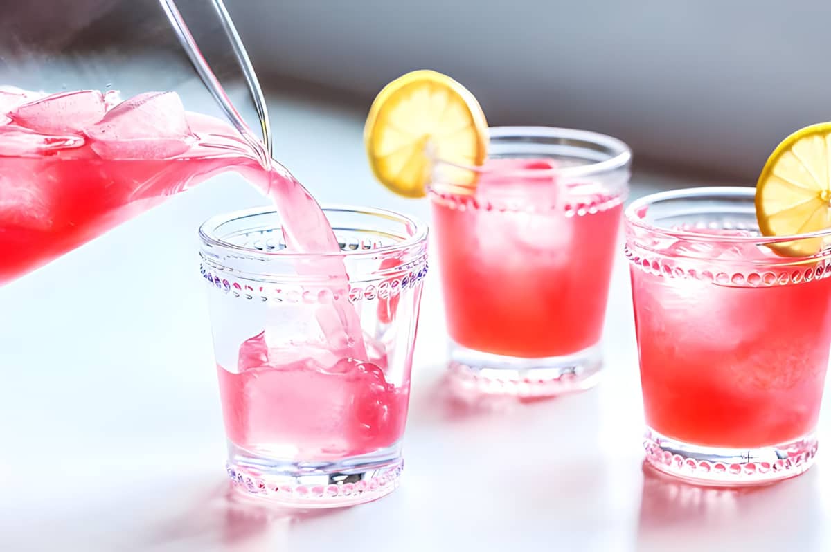 Pink lemonade in glasses.