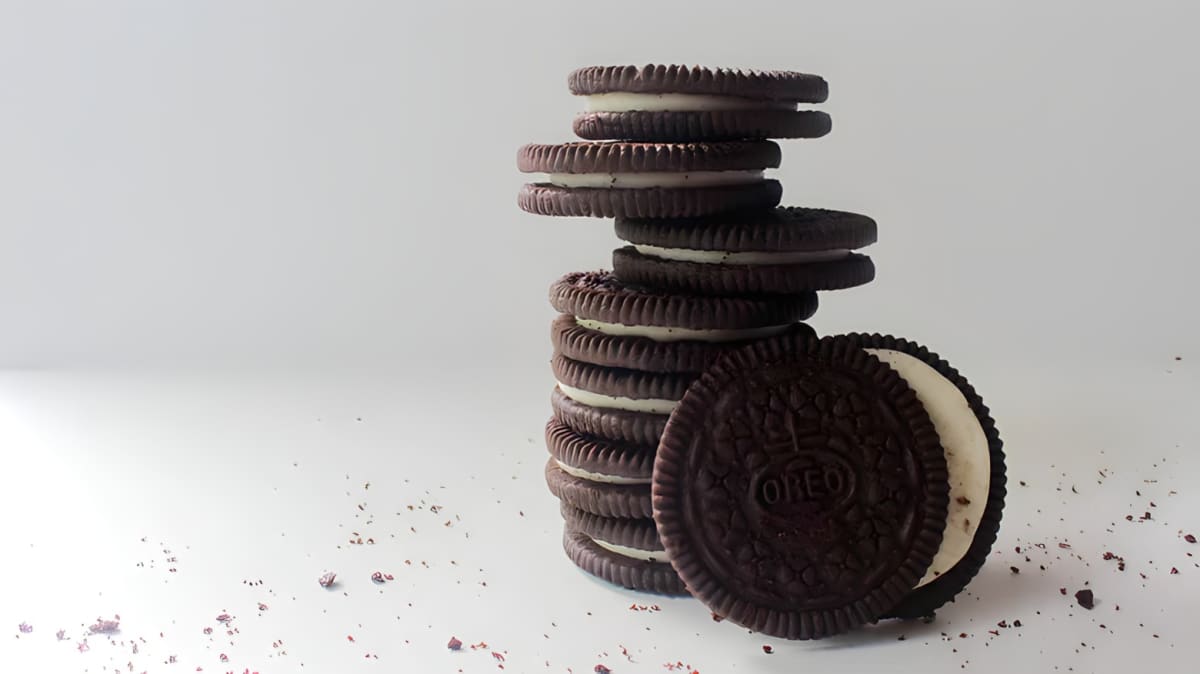 A stack of Oreo cookies.