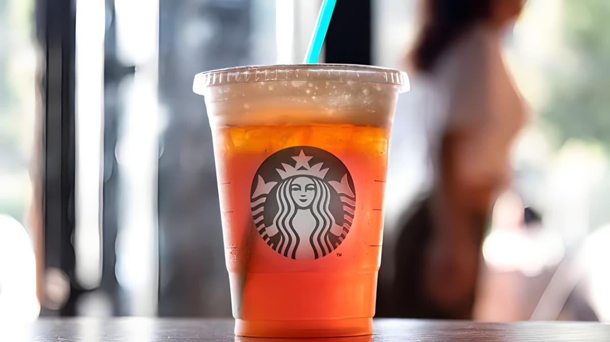 Starbucks iced tea in a cup.