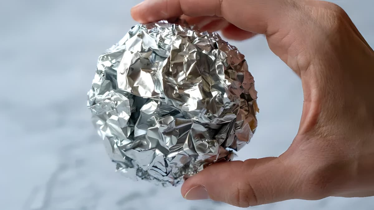 Ball of aluminum foil