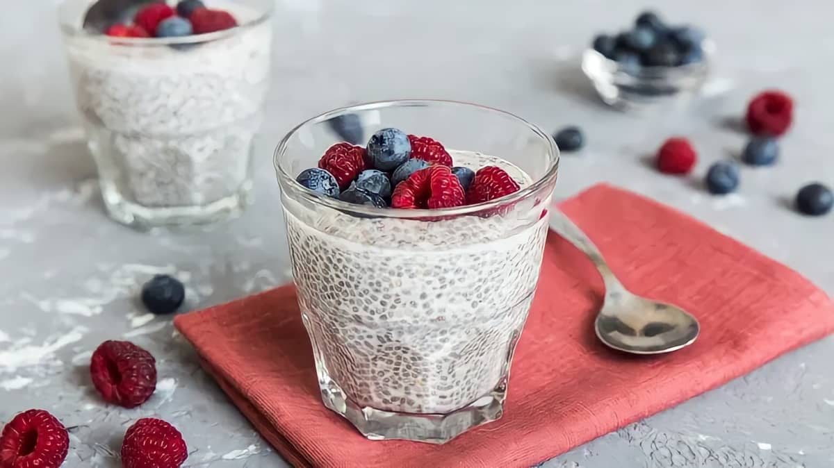 Chia seed pudding with berries